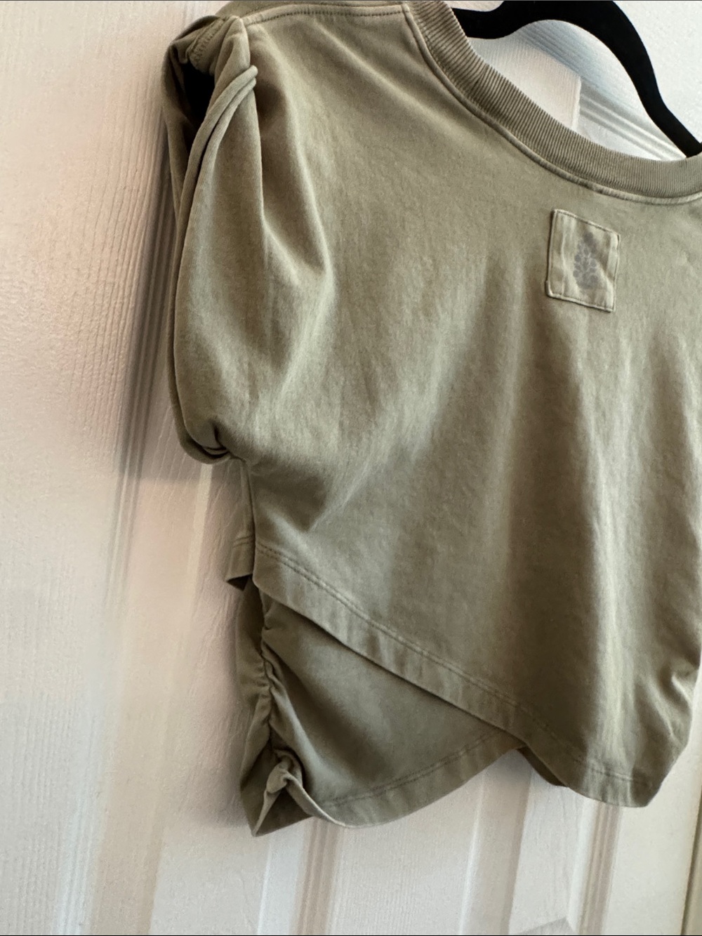 FP • MOVEMENT FREE PEOPLE Hot Shot Crossover Tee Tan/Green Size Medium - Picture 7 of 8